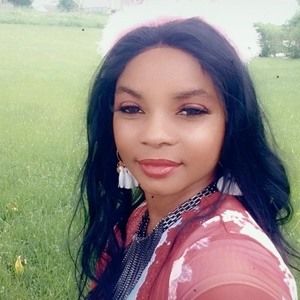 Meet your Posher, Alicia